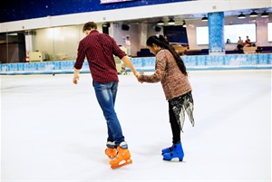 Ice-Skating-Couple.jpg